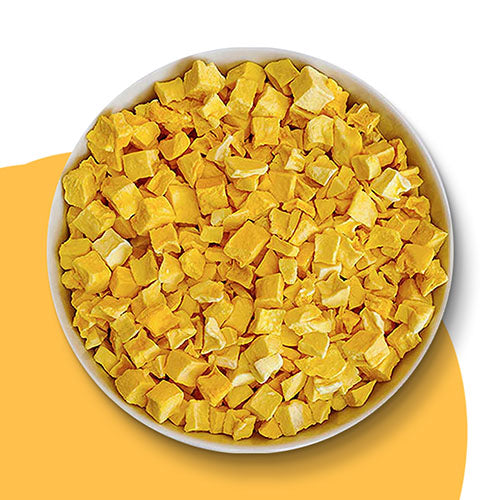 Gefriergetrocknete-Mango-Stuecke-in-der-Schale
